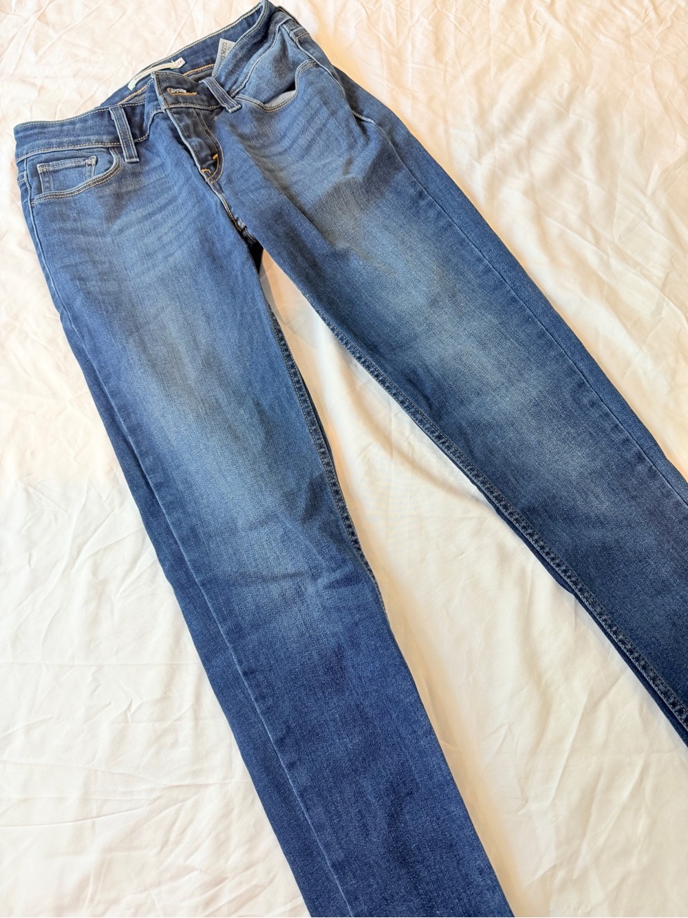 Levi's Women's Slim Straight Jeans in Blue Denim